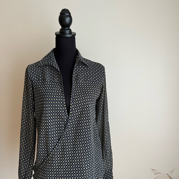 Deep V Neck Top - Size S - Picture 4 of 5